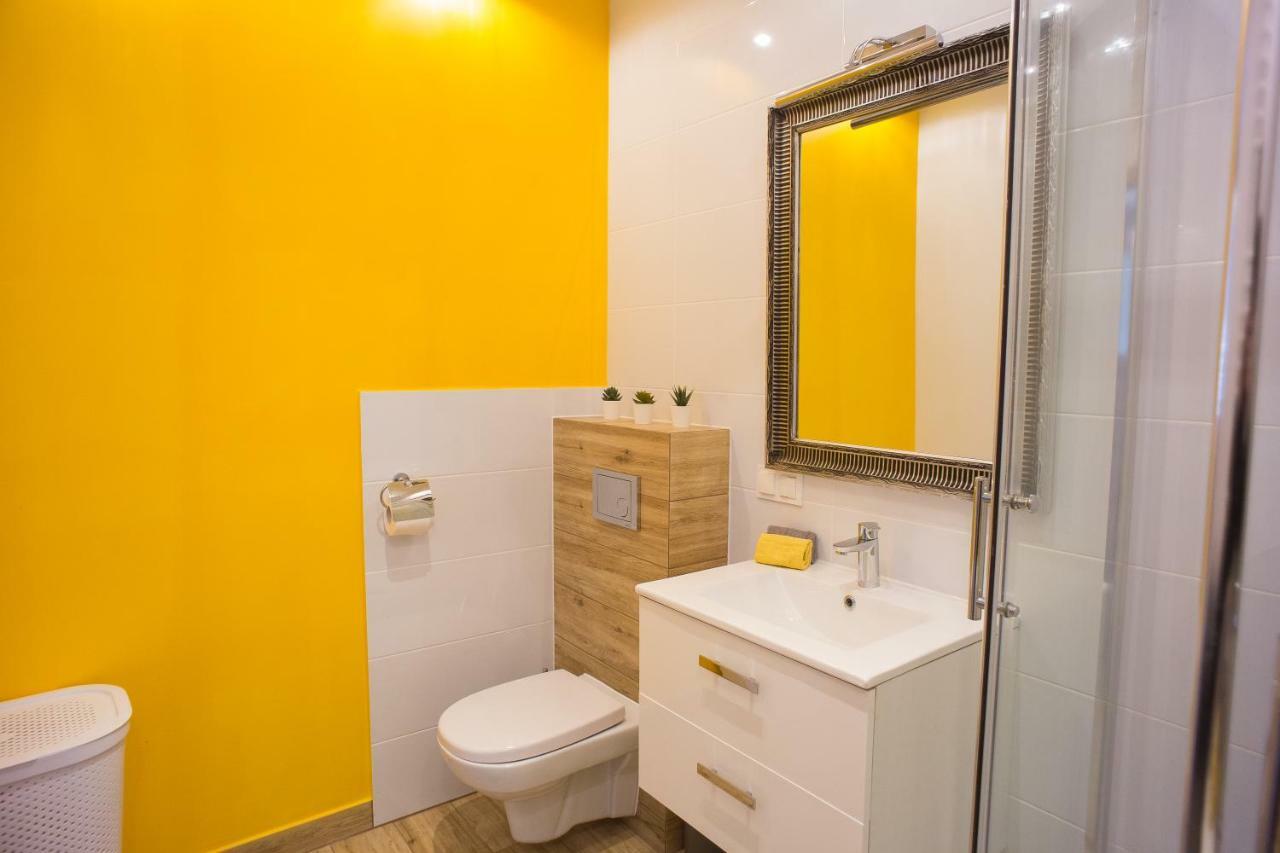 Atrium Apartment Z Garazem Torun Exterior photo